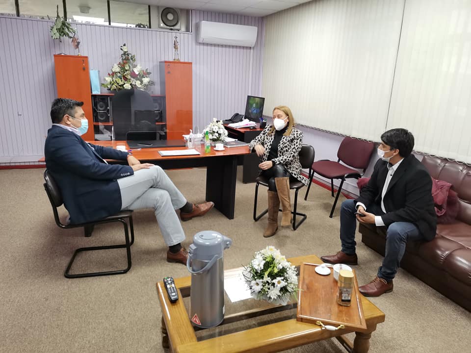 En este momento estás viendo Alcalde recibe visita de CORE.