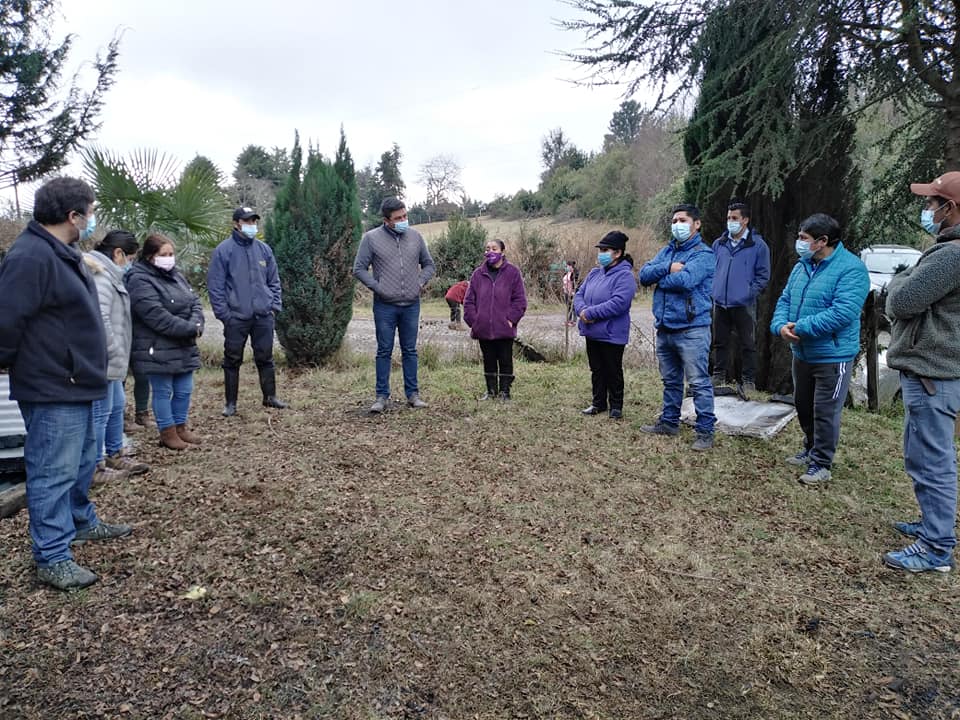 En este momento estás viendo Alcalde Alexis Pineda compromete ayuda para sede social siniestrada por voraz incendio.