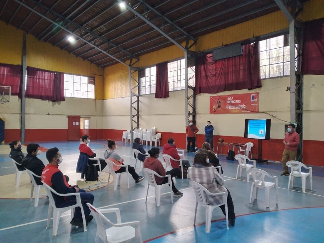 Lee más sobre el artículo PROFESORES DE LA COMUNA SE CAPACITAN EN LONCOCHE.