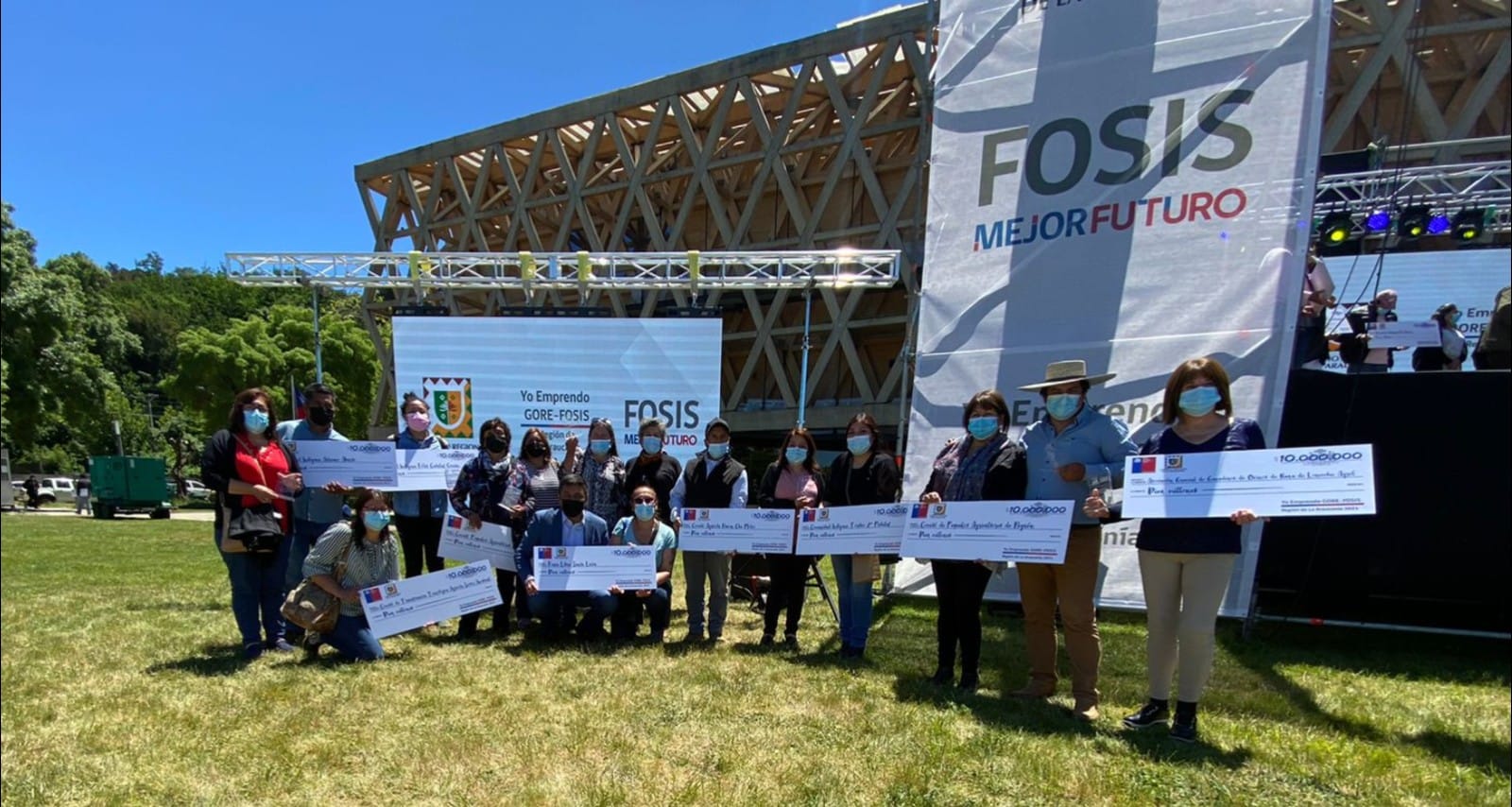 En este momento estás viendo EMPRENDEDORES DE LONCOCHE SE ADJUDICAN $90 MILLONES DE PESOS EN FOSIS.