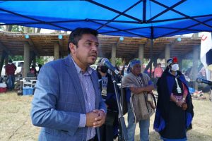 Lee más sobre el artículo ALCALDE Y COMUNIDADES PROPONEN A PRESIDENTE BORIC RALIZAR EL PRIMER PARLAMENTO POR LA PAZ EN LONCOCHE.