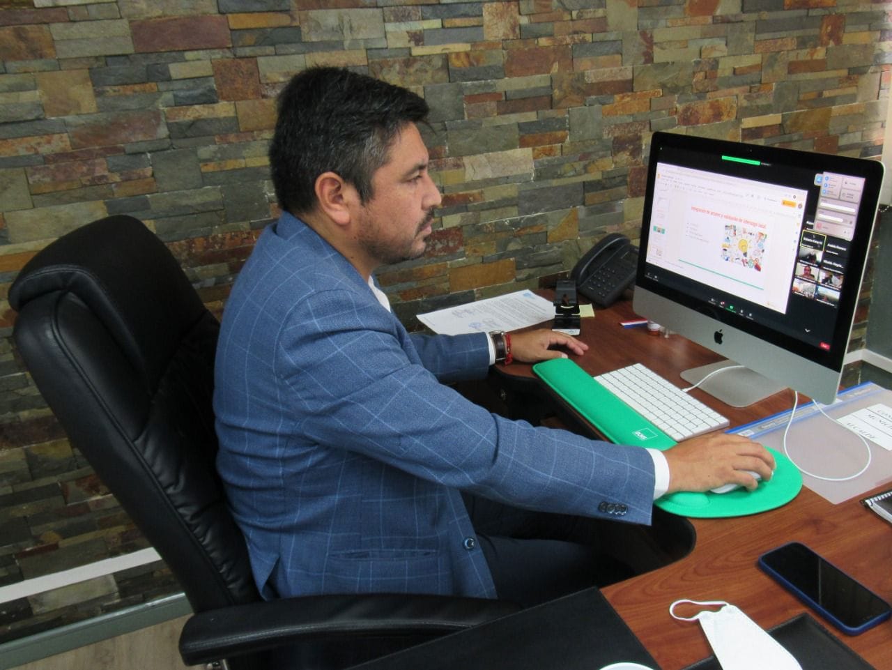 En este momento estás viendo ALCALDE ALEXIS PINEDA PARTICIPA DE REUNIÓN VIRTUAL CON EQUIPOS DEL MINISTERIO DEL INTERIOR DEL PRESIDENTE ELECTO GABRIEL BORIC.