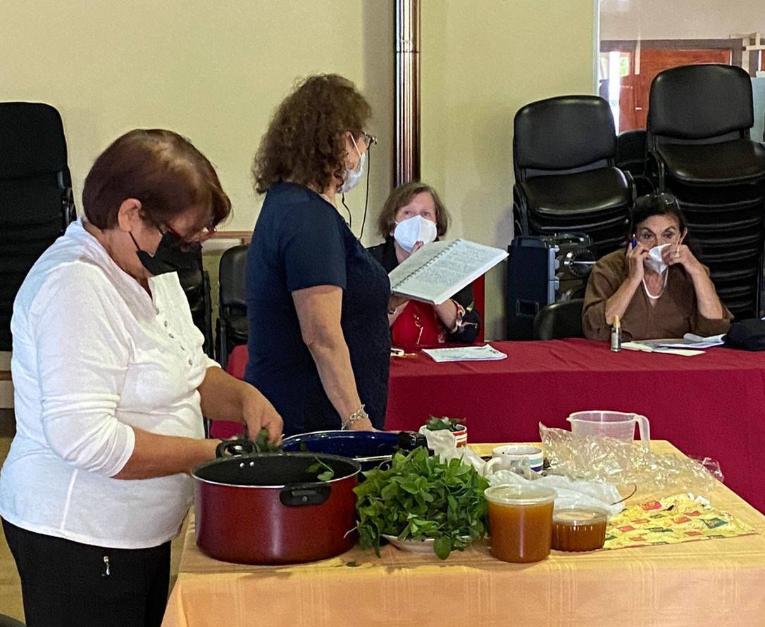En este momento estás viendo REALIZAN TALLER DE TÉ E INFUSIONES.