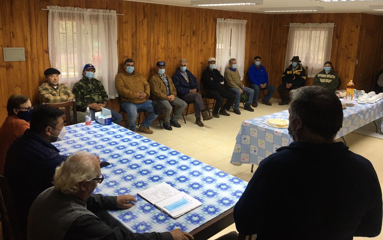 En este momento estás viendo JUNTA DE VECINOS DE RAMPEHUE SOSTIENE REUNIÓN CON ALCALDE.