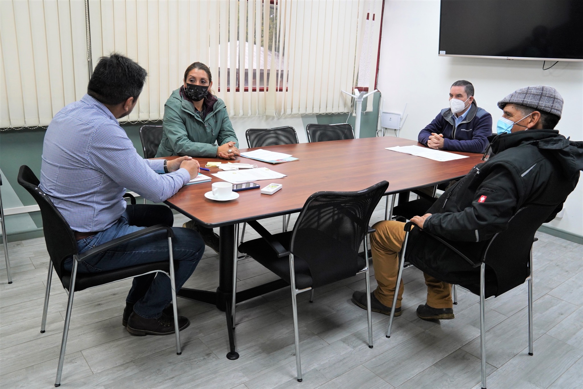 En este momento estás viendo ALCALDE SE REÚNE CON DIRIGENTES DEL APR DE HUAQUI PARA ABORDAR IMPORTANTES MEJORAS.