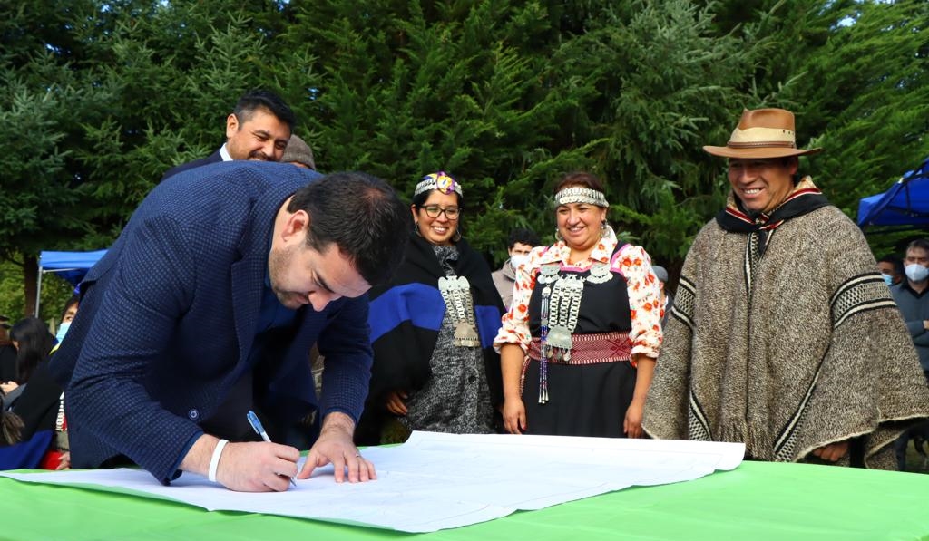 En este momento estás viendo REALIZAN CEREMONIA DE PRIMERA PIEDRA DEL NUEVO APR COLLIMALLIN.