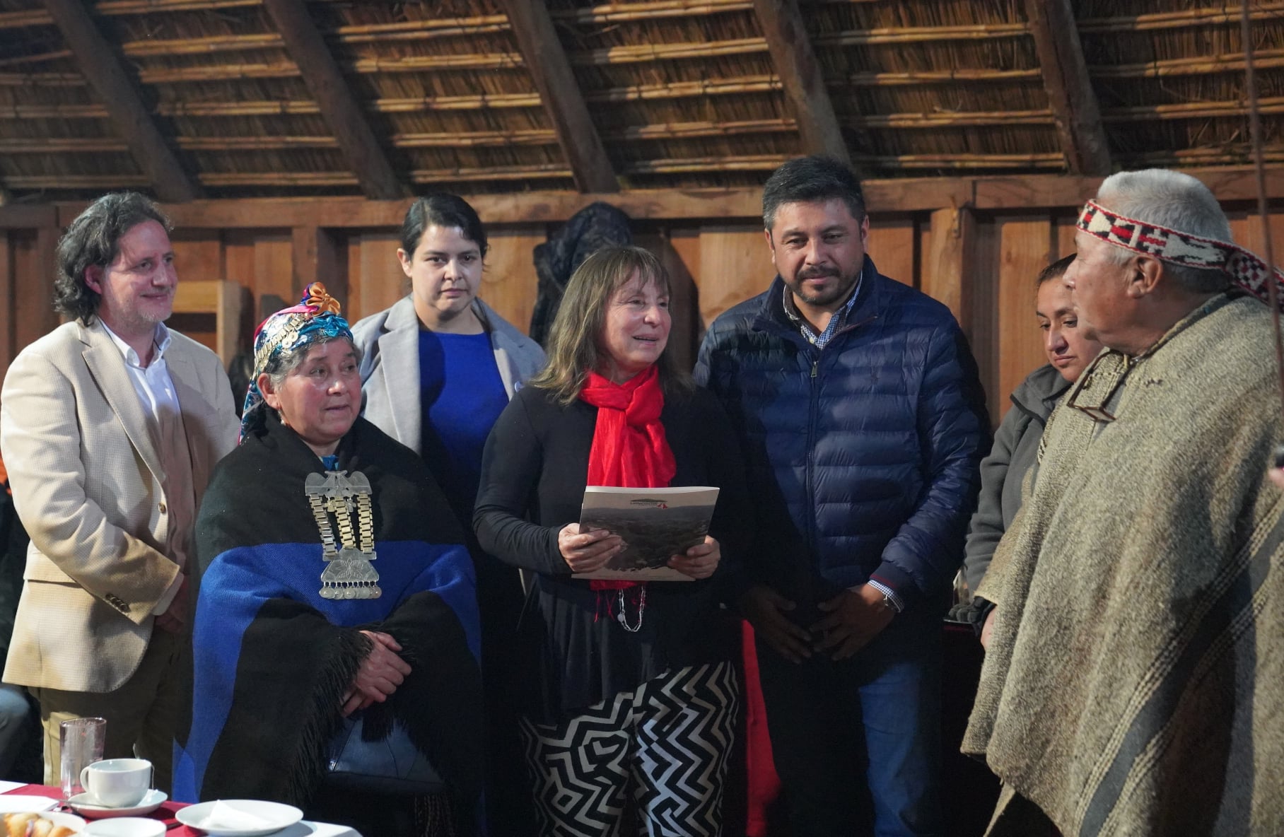 En este momento estás viendo MINISTRA DE DESARROLLO SOCIAL SE REÚNE CON AUTORIDADES Y COMUNIDADES MAPUCHE EN LONCOCHE.