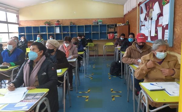 En este momento estás viendo AVANZAN CLASES DE LA PRIMERA ESCUELA DE DIRIGENTES SOCIALES.