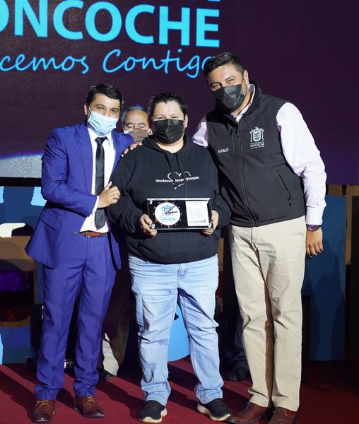 Lee más sobre el artículo LONCOCHE RECONOCE A SUS CIUDADANOS.