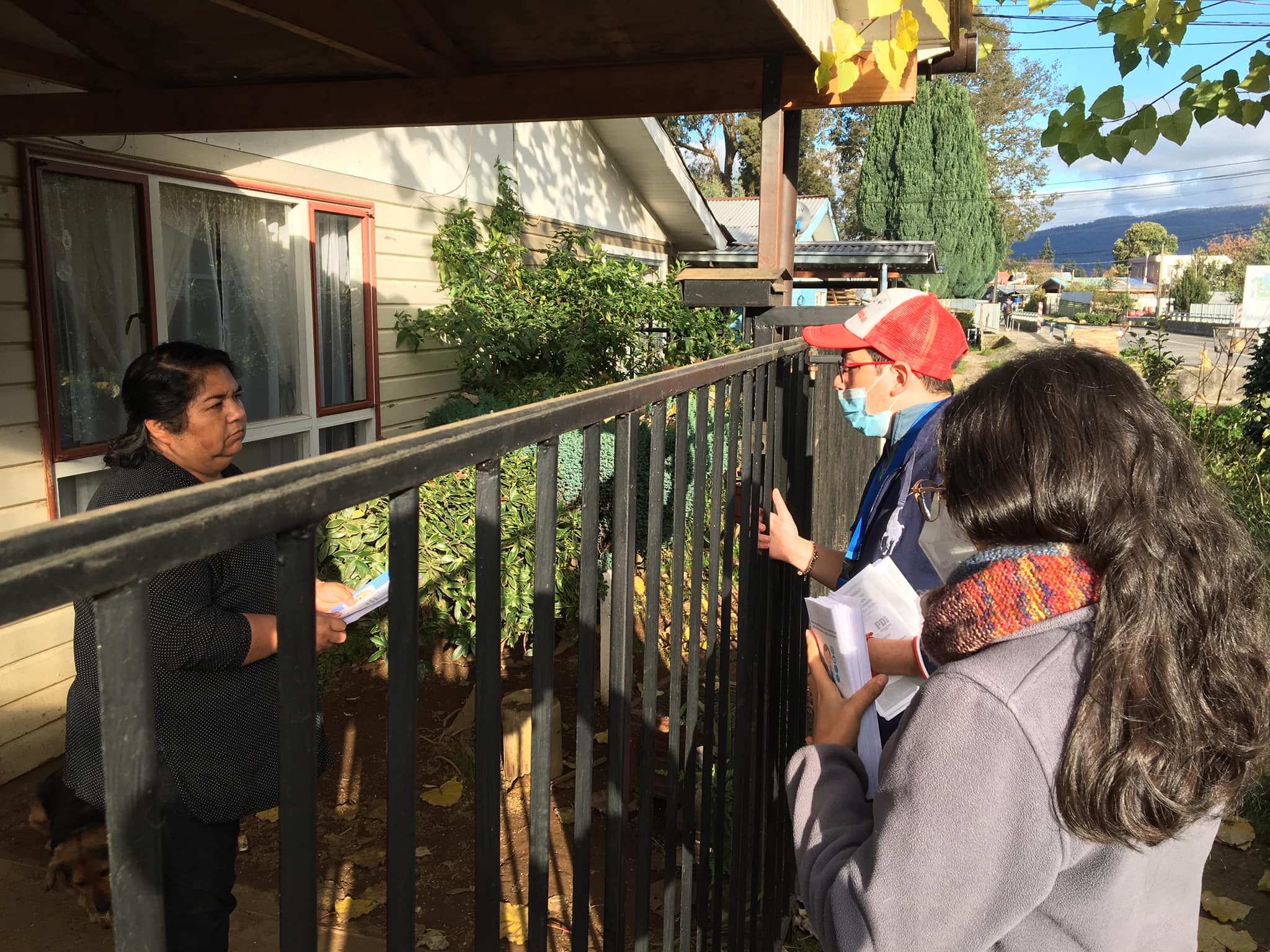 En este momento estás viendo REALIZAN PUERTA A PUERTA POR TENENCIA RESPONSABLE DE MASCOTAS.