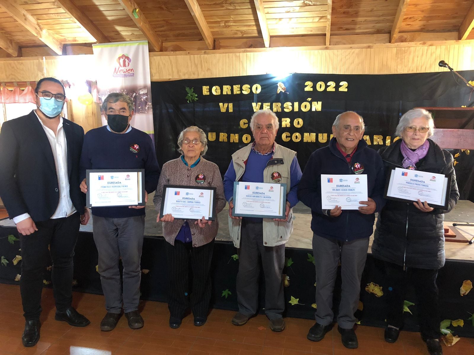 En este momento estás viendo REALIZAN CEREMONIA DE EGRESO DEL PROGRAMA CENTRO DIURNO NEWEN.