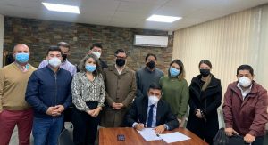 Lee más sobre el artículo 📣¡YA ES UNA REALIDAD! FIRMAN BASES DE LICITACIÓN PARA RECAMBIO DE LUMINARIAS.