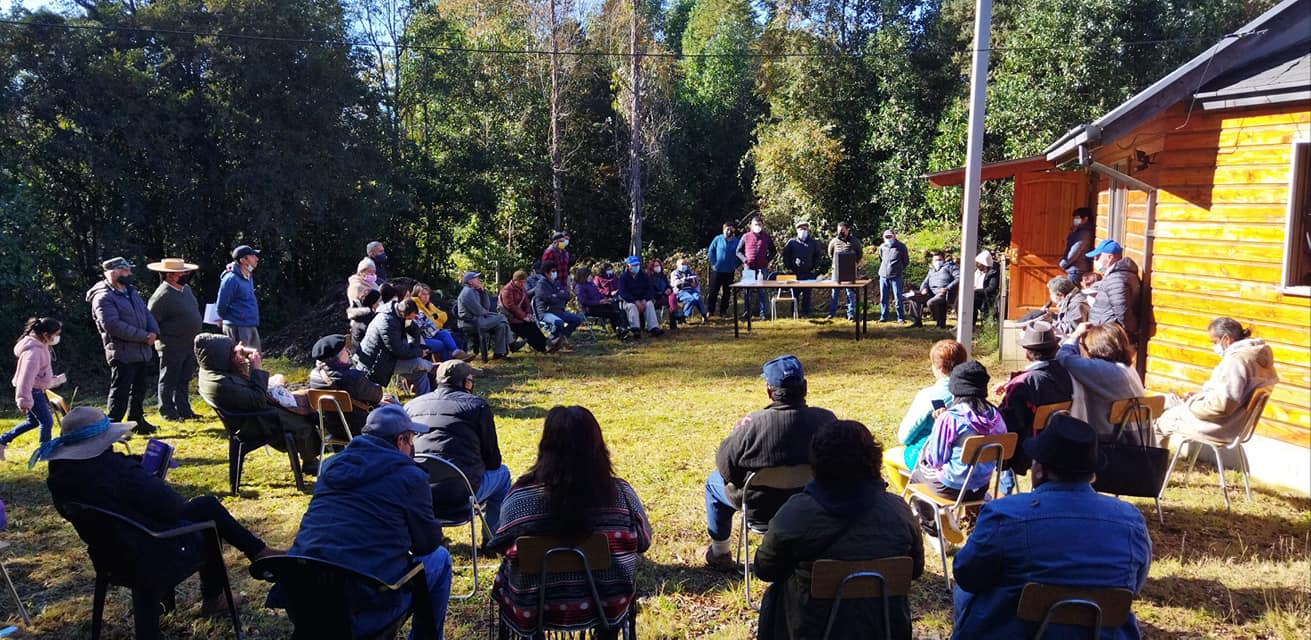 En este momento estás viendo AUTORIDADES REUNIDOS POR GESTIONES DE CAMINO EMULPAN – HUALAPULLI.