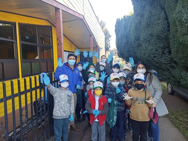 En este momento estás viendo DIRECCIÓN DE MEDIO AMBIENTE, ASEO Y ORNATO JUNTO AL COLEGIO CHRISTIAN COLLEGE CONMEMORAN DÍA INTERNACIONAL DEL RECICLAJE.