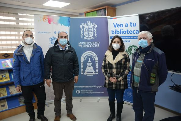 En este momento estás viendo BIBLIOTECA ARMANDO BENAVENTE MORALES Y MUSEO CARLOS OCHOA OYARZO VISITAN ESCUELA ARAUCARIAS.