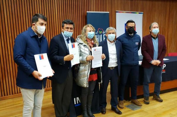 En este momento estás viendo FIRMAN CONVENIO DE EMERGENCIA AGRÍCOLA.