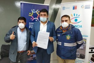 Lee más sobre el artículo FIRMAN CONTRATO PARA IMPLEMENTAR PROYECTO DE SEGURIDAD PÚBLICA.