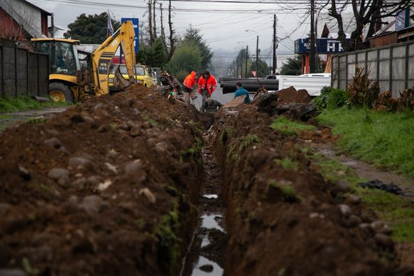 Lee más sobre el artículo MEJORAN SALIDA DE AGUAS LLUVIAS EN POBLACIÓN LOS COPIHUES DE LONCOCHE.