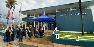 Lee más sobre el artículo TEJEDORAS DE LONCOCHE PARTICIPAN DEL RECORD MUNDIAL DEL TELAR MÁS GRANDE EN PUERTO SAAVEDRA.