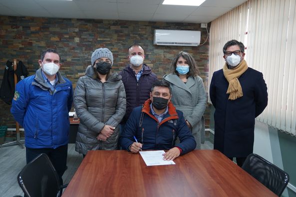 Lee más sobre el artículo ALCALDE FIRMA AUTORIZACIÓN DE CONCESIÓN DE APROVECHAMIENTO DE AGUAS PARA SISTEMAS SANITARIOS EL PRADO Y CASAHUE.