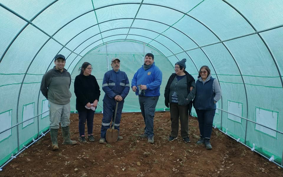 En este momento estás viendo INSTALAN SEGUNDO INVERNADERO COMUNITARIO EN SECTOR DE ANCAHUAL.