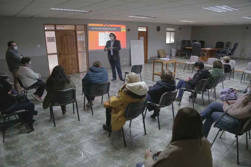 En este momento estás viendo PRESENTAN PROYECTO PARA INSTALACIÓN DE SEMÁFOROS EN AVENIDA VILLARRICA ESQUINA AMADOR SALMAN.