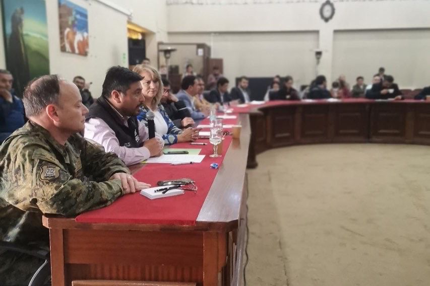 Lee más sobre el artículo ALCALDE ALEXIS PINEDA ENTREGA CLARO MENSAJE A NUEVO DELEGADO PRESIDENCIAL Y MINISTRA DEL INTERIOR.