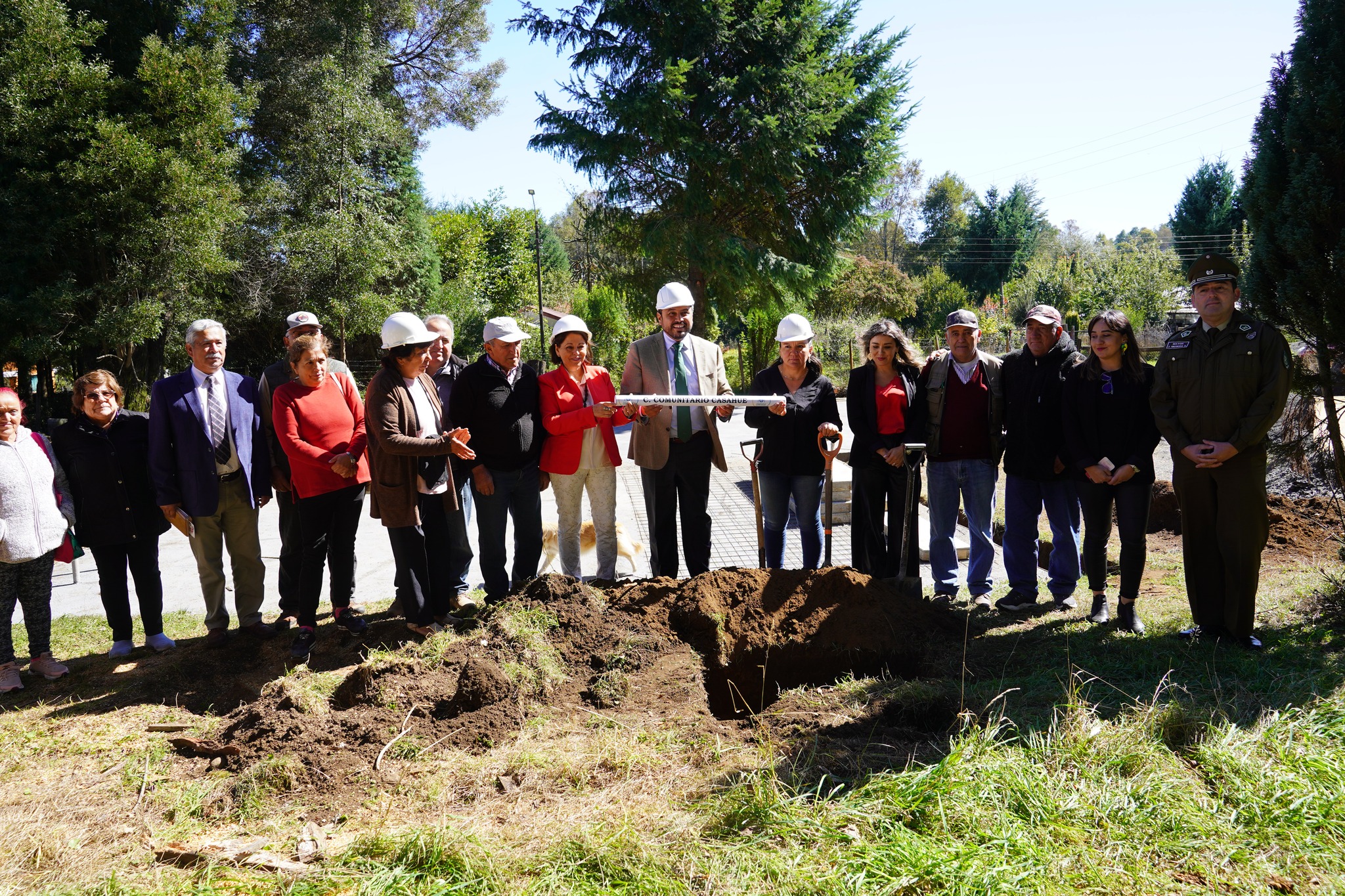 En este momento estás viendo REALIZAN CEREMONIA DE PRIMERA PIEDRA DE CENTRO COMUNITARIO DE CASAHUE.