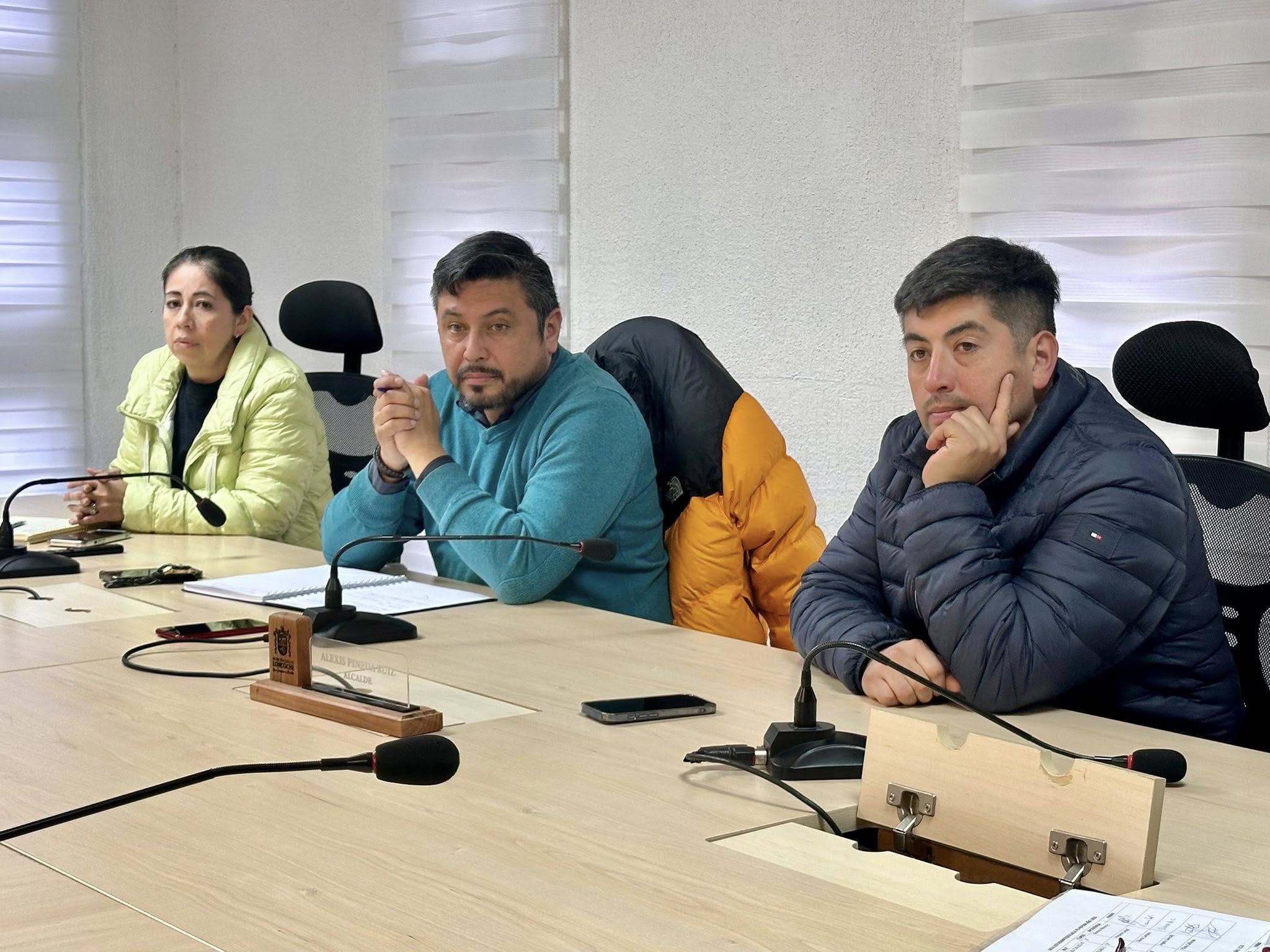 En este momento estás viendo ALCALDE, DAEM Y CONCEJALES SE REUNEN CON COMUNIDADES Y APODERADOS DE ESCUELA RURAL PU KOYAM Y ESCUELA RURAL QUESQUECHAN.