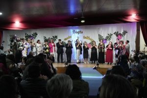 Lee más sobre el artículo DESFILE DE MODAS Y BELLEZA DE PERSONAS MAYORES EN LONCOCHE: TEMPORADA INVIERNO – PRIMAVERA.