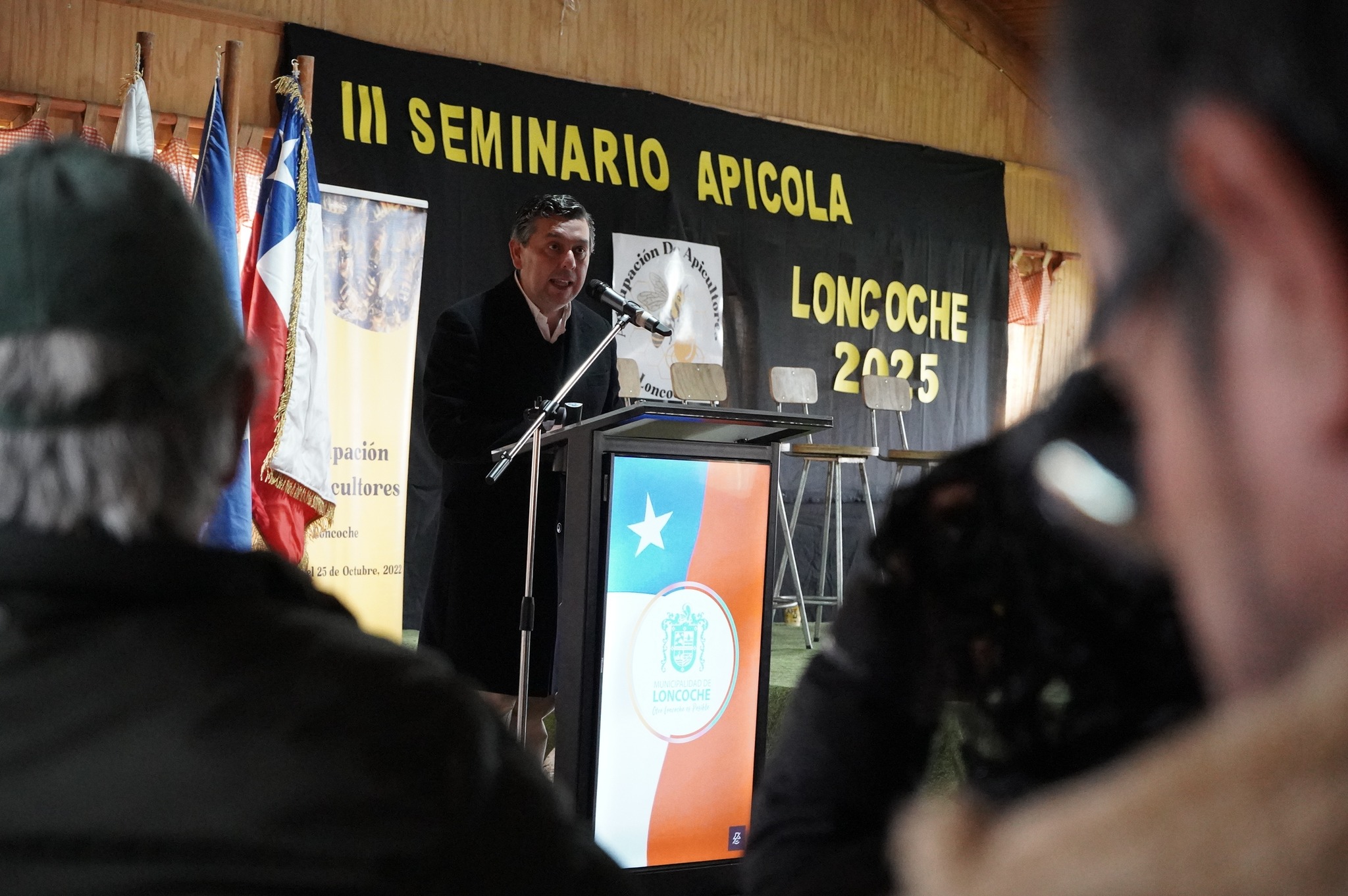 Lee más sobre el artículo Loncoche impulsa la apicultura sustentable con exitoso seminario técnico