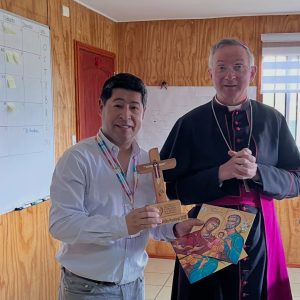 Lee más sobre el artículo MONSEÑOR DE VILLARRICA VISITA LA DELEGACIÓN MUNICIPAL DE HUISCAPI