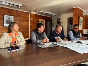 Lee más sobre el artículo Reunión clave por el Mega Proyecto “La Hacienda”: Alcalde Alexis Pineda avanza en soluciones habitacionales para Loncoche