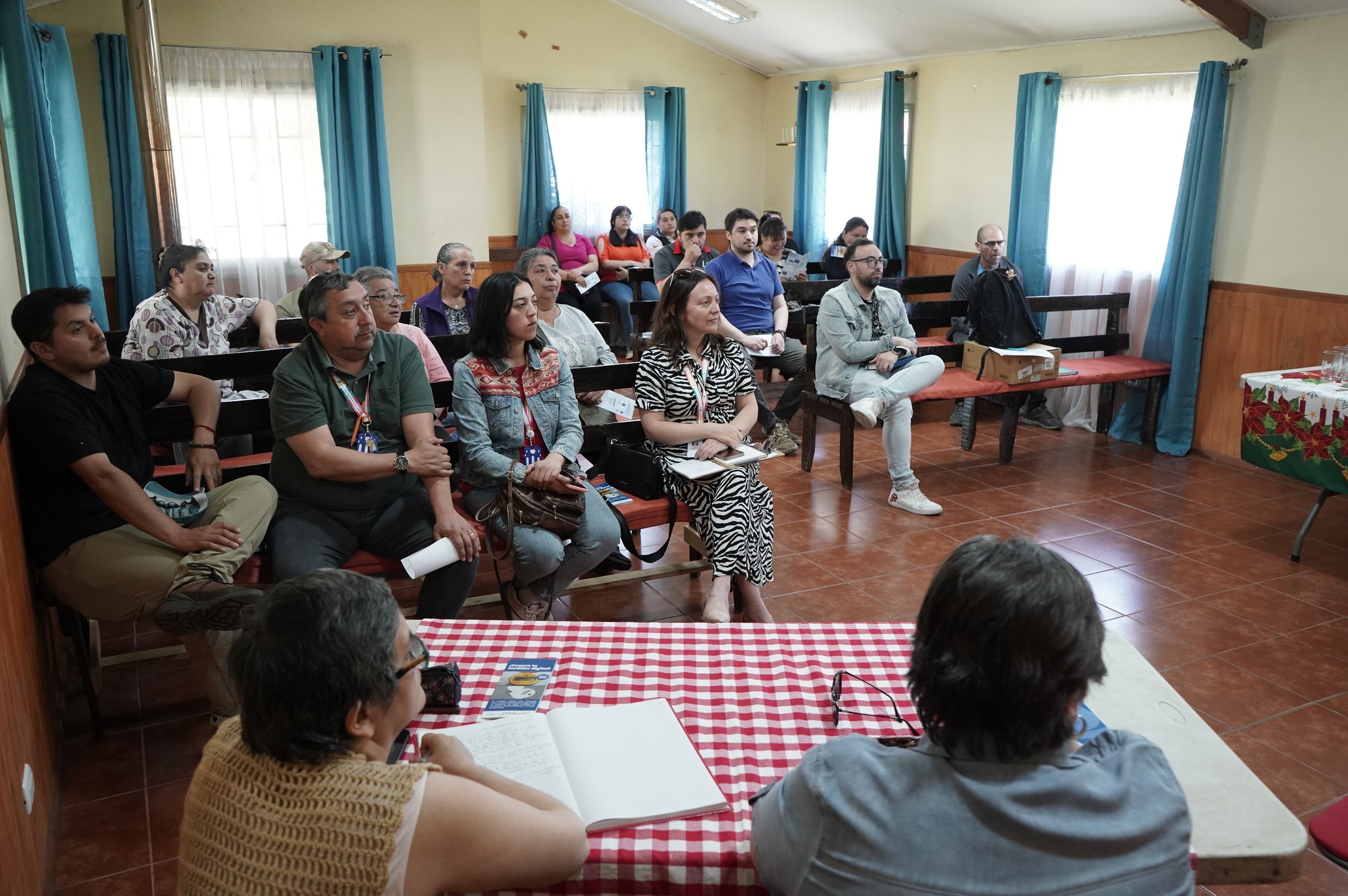 En este momento estás viendo Municipio se reúne con vecinos de la JJVV Vista el Volcán