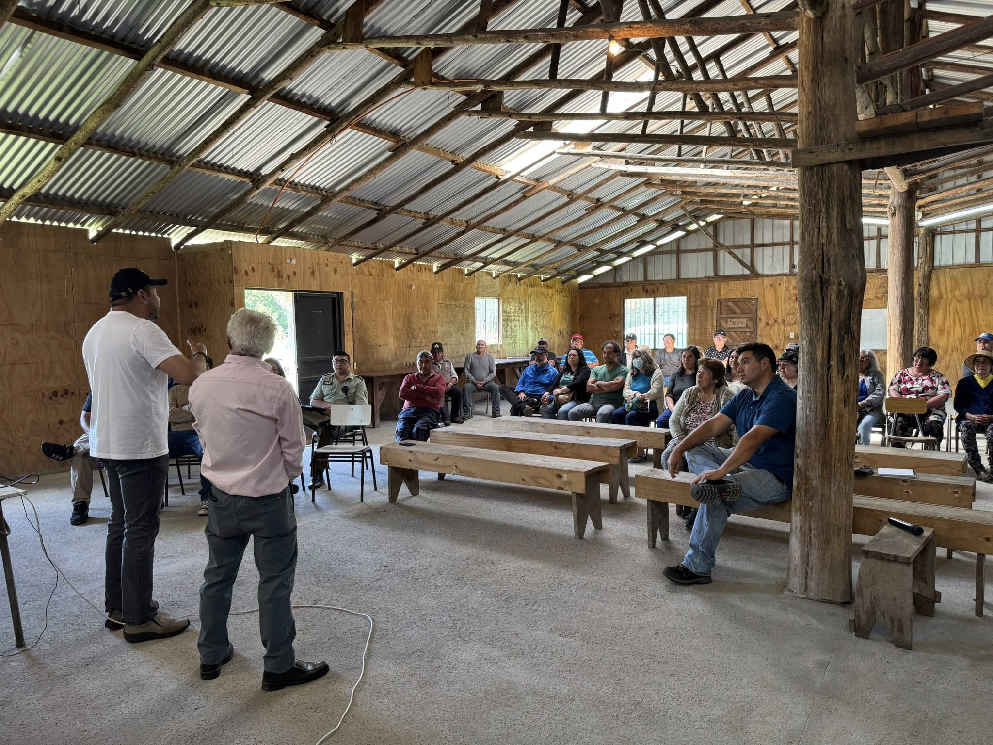 Lee más sobre el artículo Alcalde y equipo municipal asisten a Asamblea de la Junta de Vecinos de Huaqui