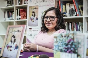 Lee más sobre el artículo LANZAMIENTO DEL LIBRO «LA TEJEDORA» DE LA ESCRITORA LOCAL AIDA RIVEROS LÓPEZ.