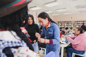 Lee más sobre el artículo Taller Reciclo Muñecos: creatividad y emociones al servicio de la comunidad