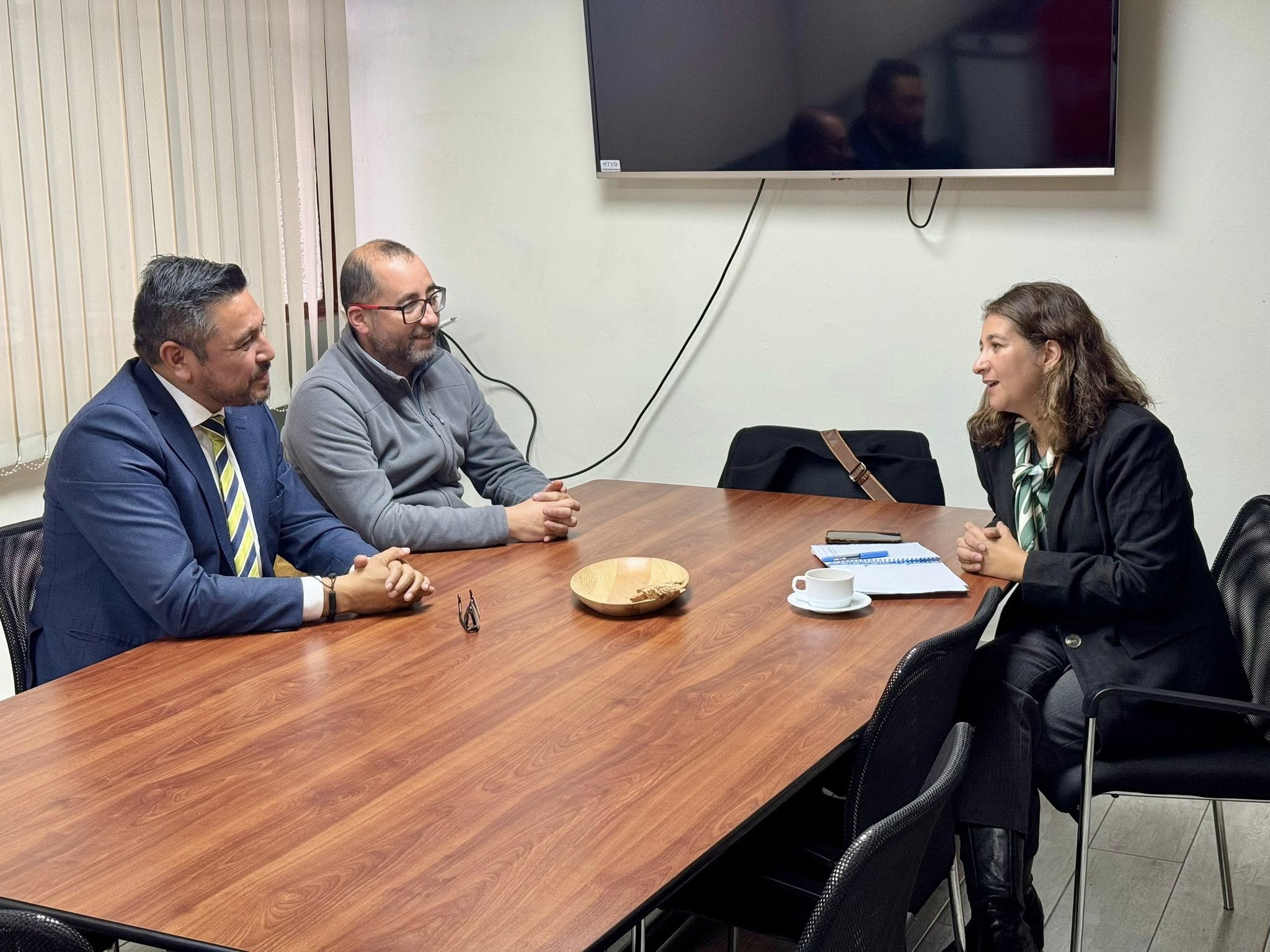 En este momento estás viendo Alcalde se reúne con SEREMI de Medio Ambiente en visita protocolar