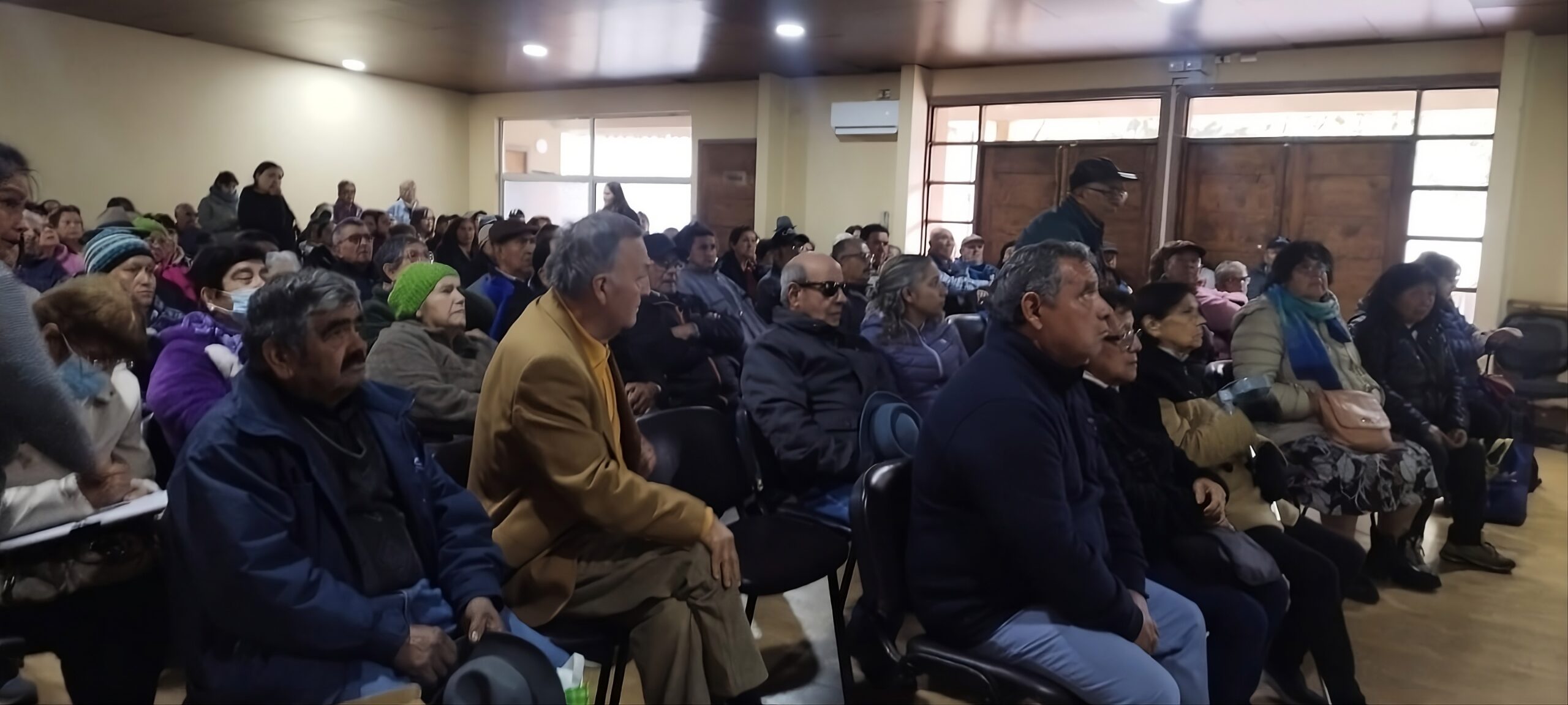En este momento estás viendo Personas mayores participaron en importante jornada informativa junto a BancoEstado y Chile Atiende IPS