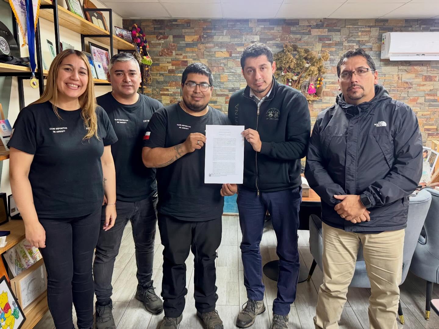 En este momento estás viendo FIRMA DE CONVENIO CLUB DEPORTIVO AIRSOFT DEUS DE LONCOCHE