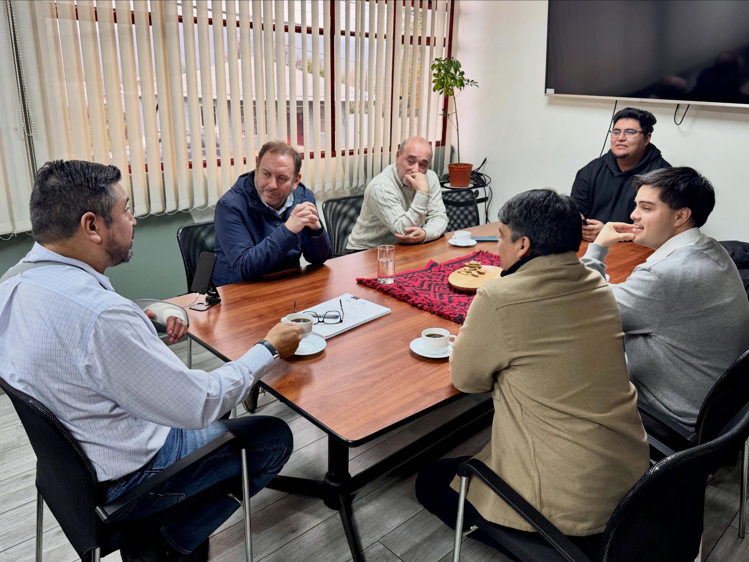 Lee más sobre el artículo ALCALDE SE REUNIÓ CON DIPUTADO CRISTIAN NEIRA POR SALUDO PROTOCOLAR