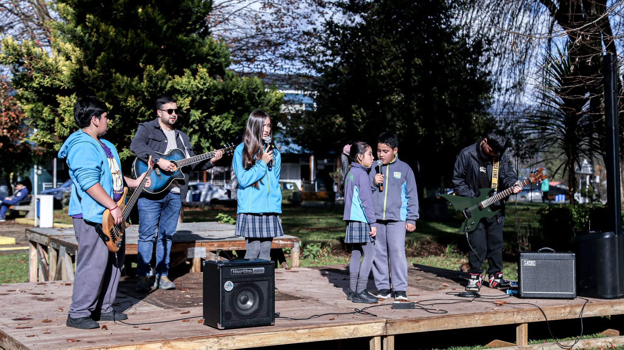 Lee más sobre el artículo JORNADA DE DEPORTE, RECREACIÓN Y ROCK EN LA PLAZA DE ARMAS.