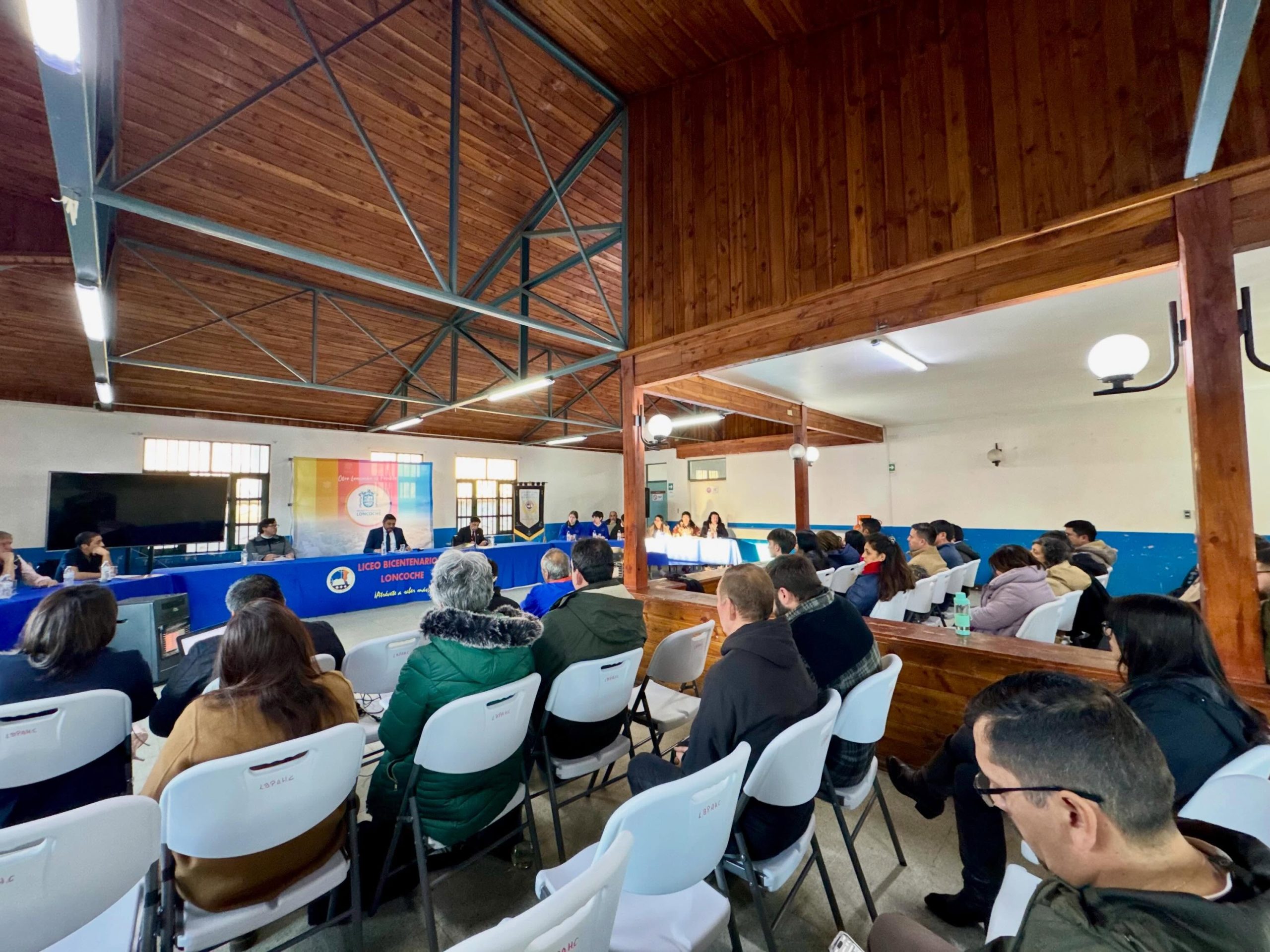 En este momento estás viendo POSITIVO ENCUENTRO ENTRE AUTORIDADES MUNICIPALES Y LA COMUNIDAD EDUCATIVA DEL LICEO BICENTENARIO PADRE ALBERTO HURTADO CRUCHAGA