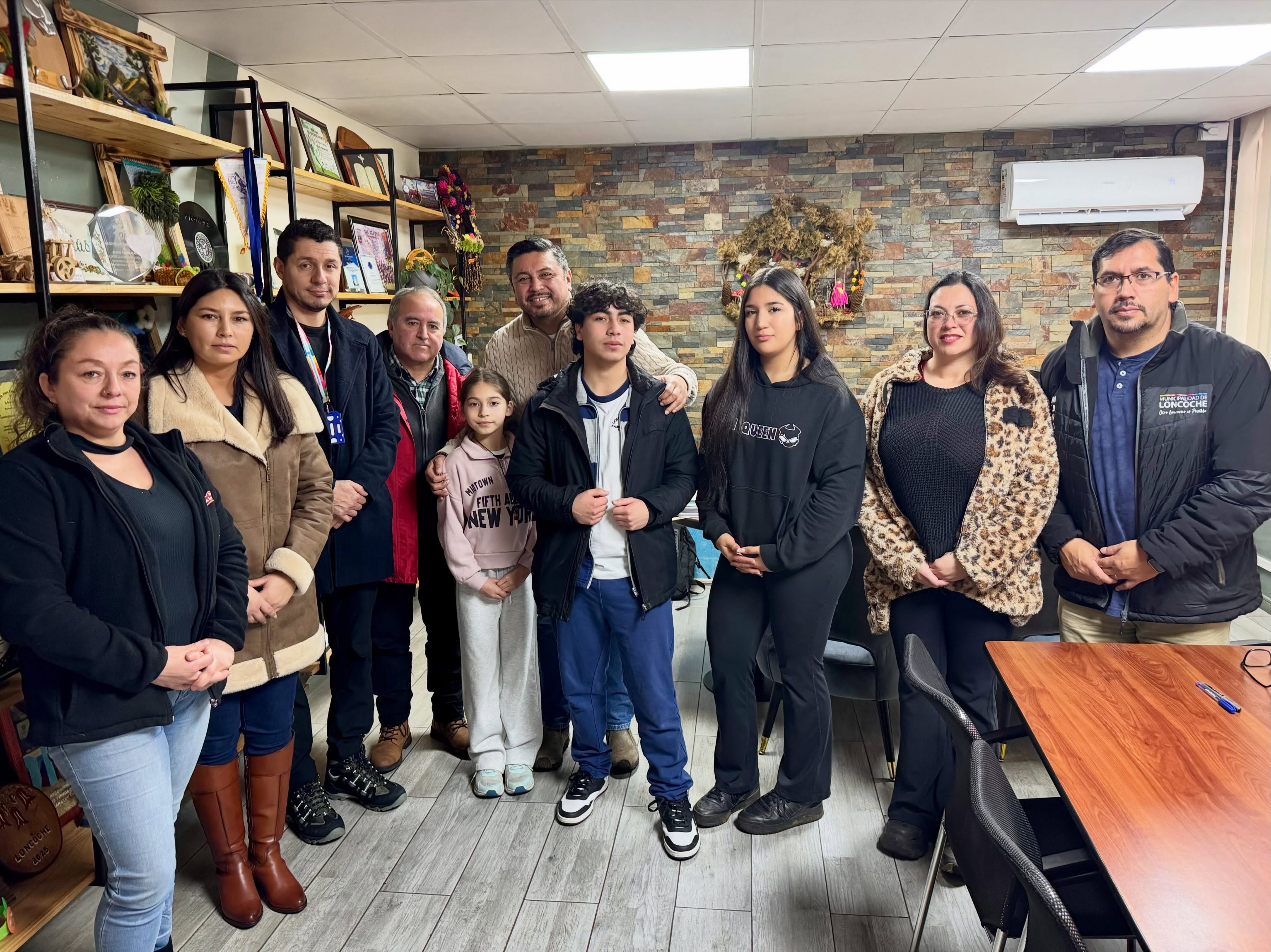 En este momento estás viendo MUNICIPIO ENTREGA BECAS DEPORTIVAS A DEPORTISTAS DE LA COMUNA