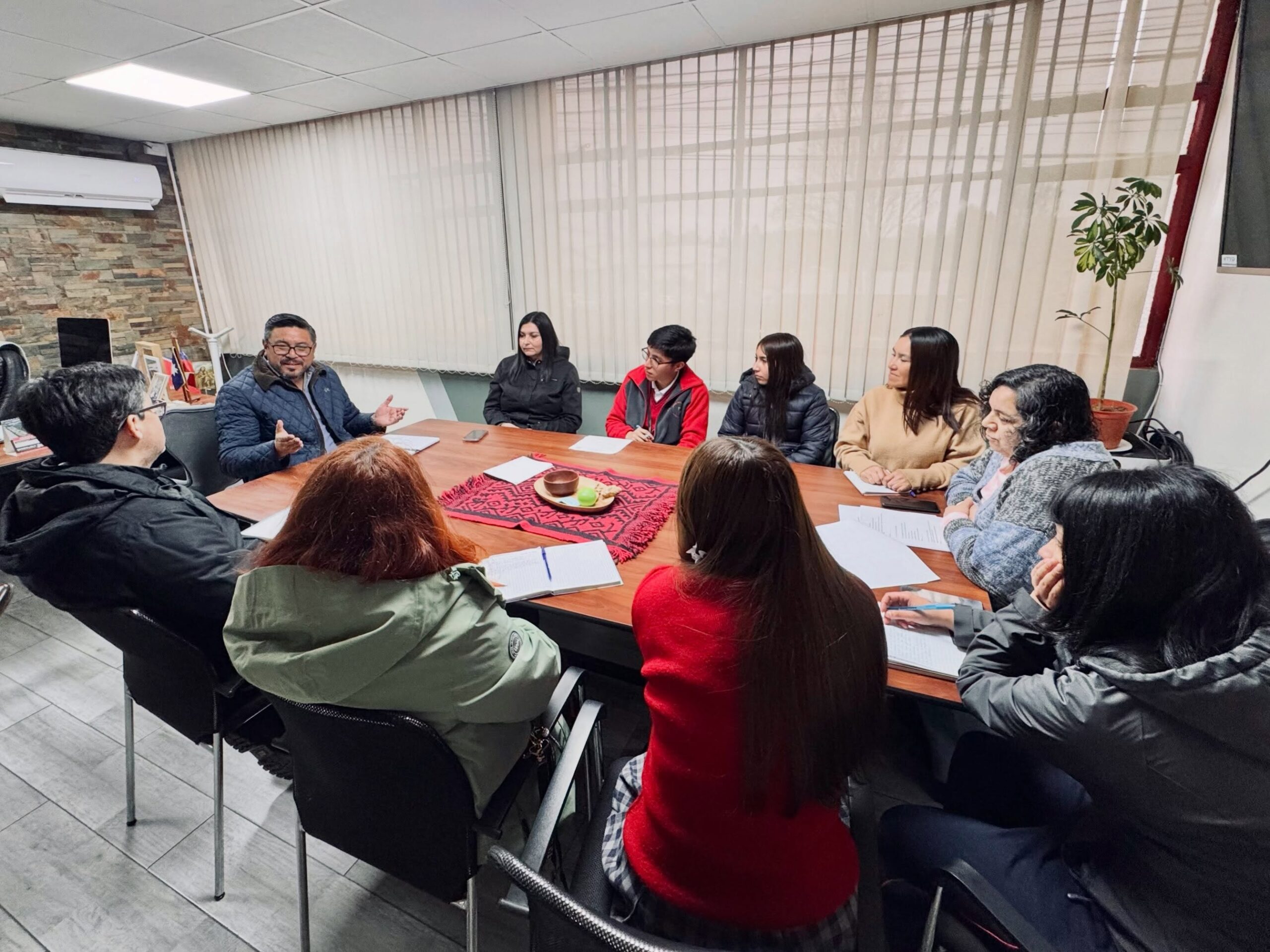 En este momento estás viendo ALCALDE Y DAEM SE REÚNEN CON CENTRO DE ALUMNOS, PADRES Y APODERADOS DEL LICEO POLITÉCNICO BICENTENARIO ANDRÉS BELLO