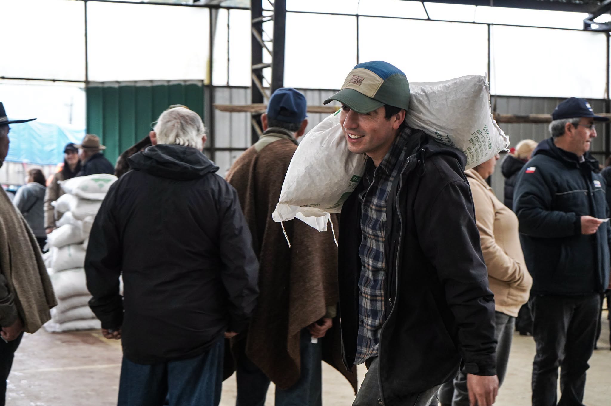 En este momento estás viendo INDAP Y MUNICIPIO ENTREGAN ALIMENTO CONCENTRADO A CERCA DE 140 PEQUEÑOS AGRICULTORES DE LONCOCHE
