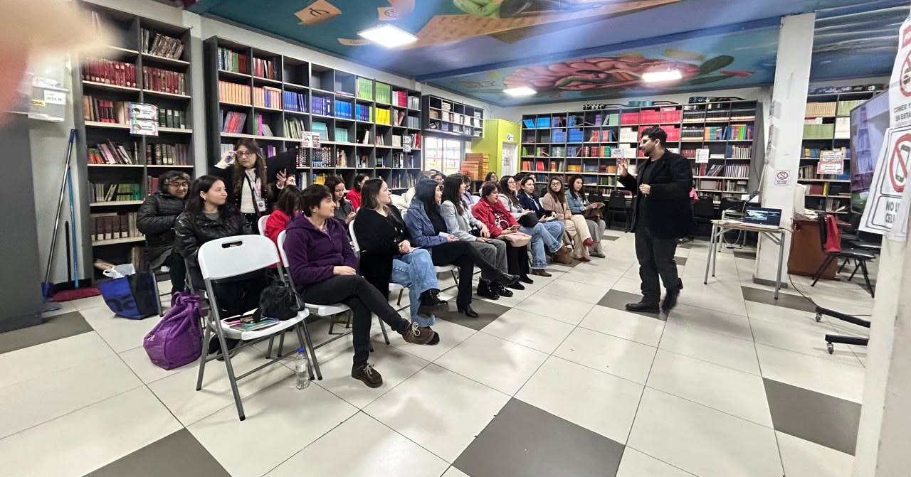 En este momento estás viendo CAPACITACIÓN EN LIDERAZGO Y COMUNICACIÓN EFECTIVA FORTALECE A EQUIPOS DIRECTIVOS DE LONCOCHE