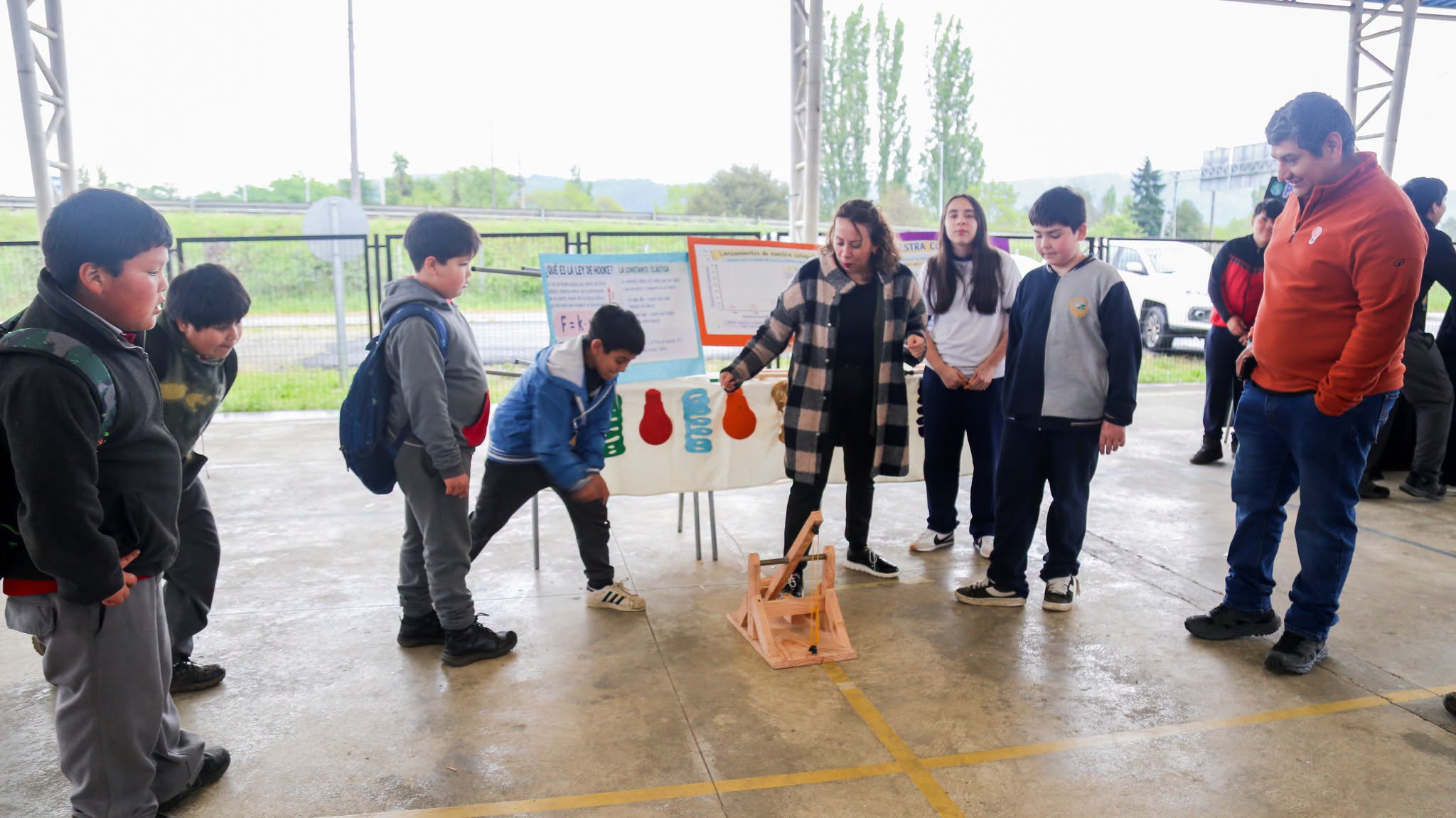 Lee más sobre el artículo ESCUELA DOMITILA PINNA PARRA REALIZÓ EXITOSA FERIA CIENTÍFICA “MULTIVERSO CIENTÍFICO” 2026