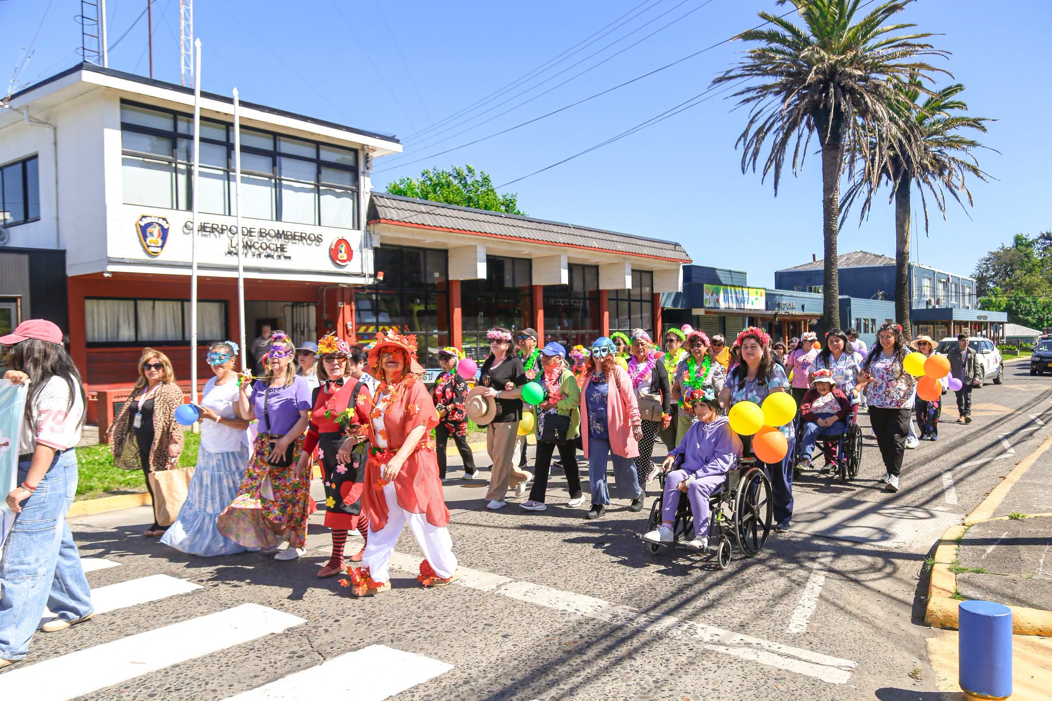 En este momento estás viendo PERSONAS MAYORES CELEBRARON SU MES CON UN CARNAVAL LLENO DE ALEGRÍA EN LOS NOTROS